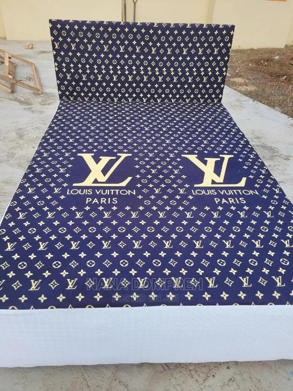 Inbuilt Double Bed