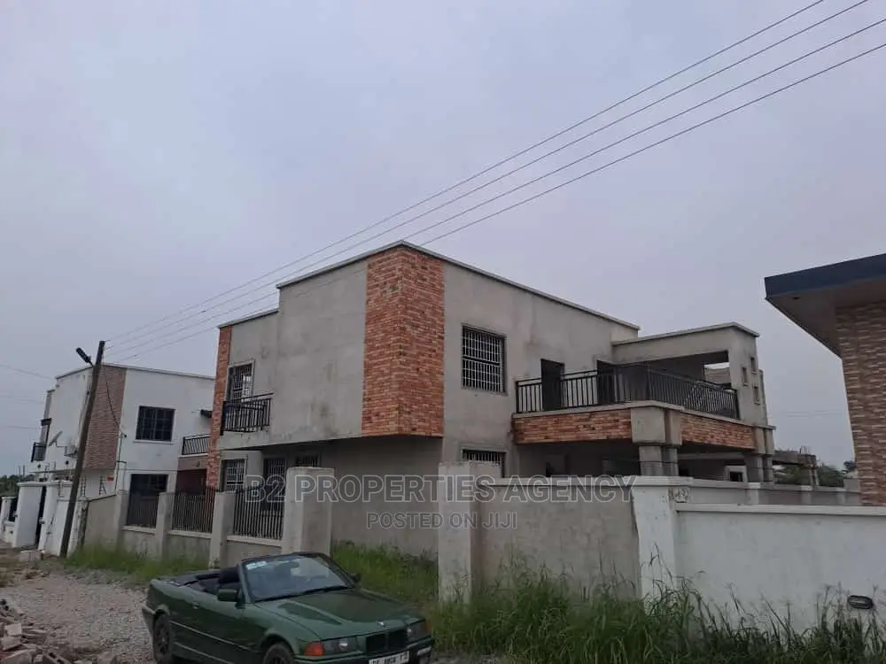 Furnished 4bdrm Duplex in B2Properties Agency, Kumasi Metropolitan