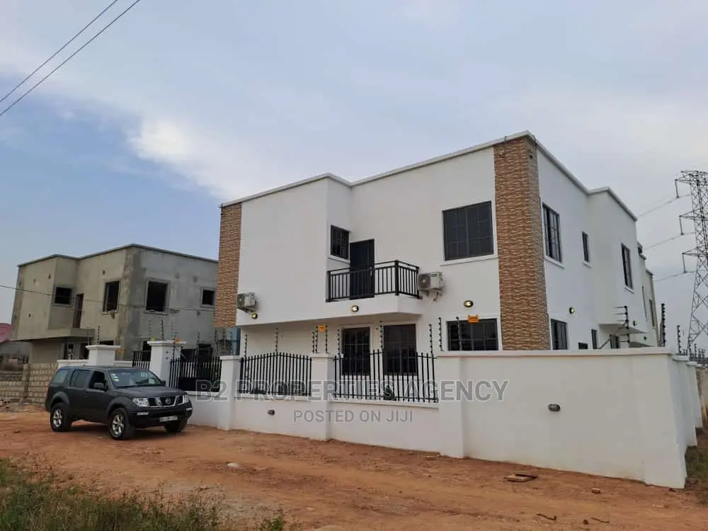 Furnished 4bdrm Duplex in B2Properties Agency, Kumasi Metropolitan