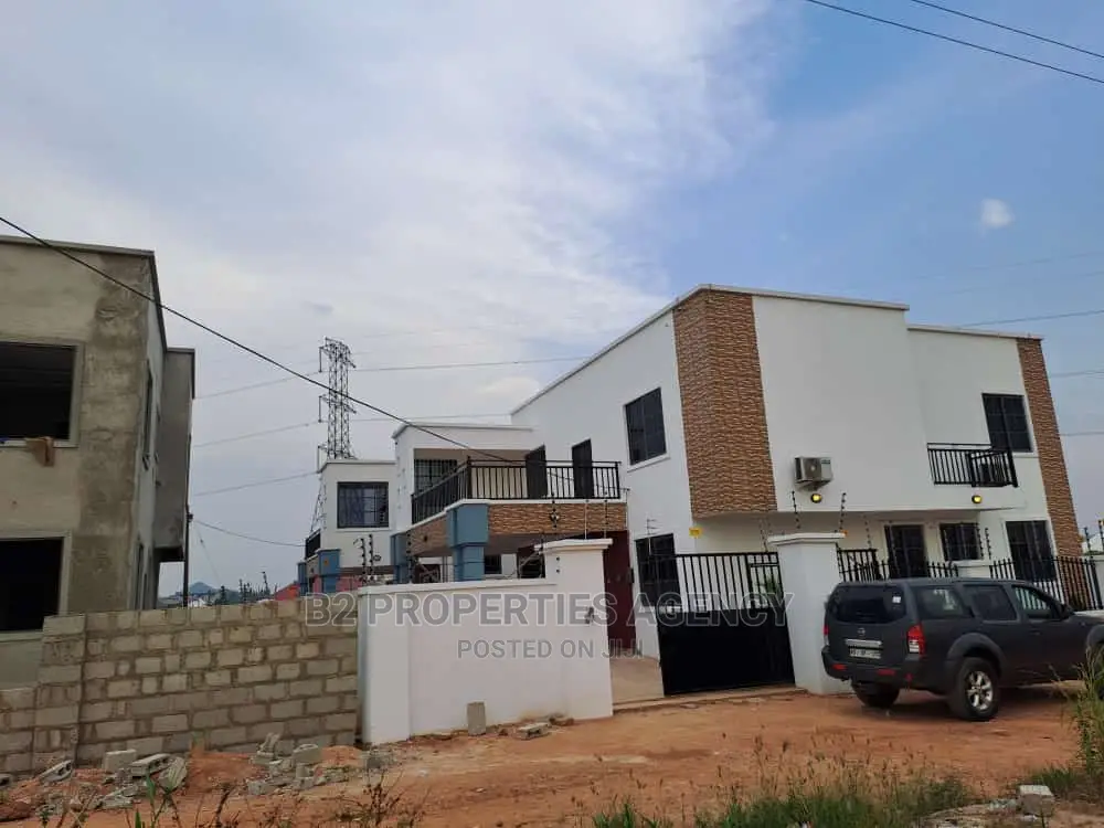 Furnished 4bdrm Duplex in B2Properties Agency, Kumasi Metropolitan