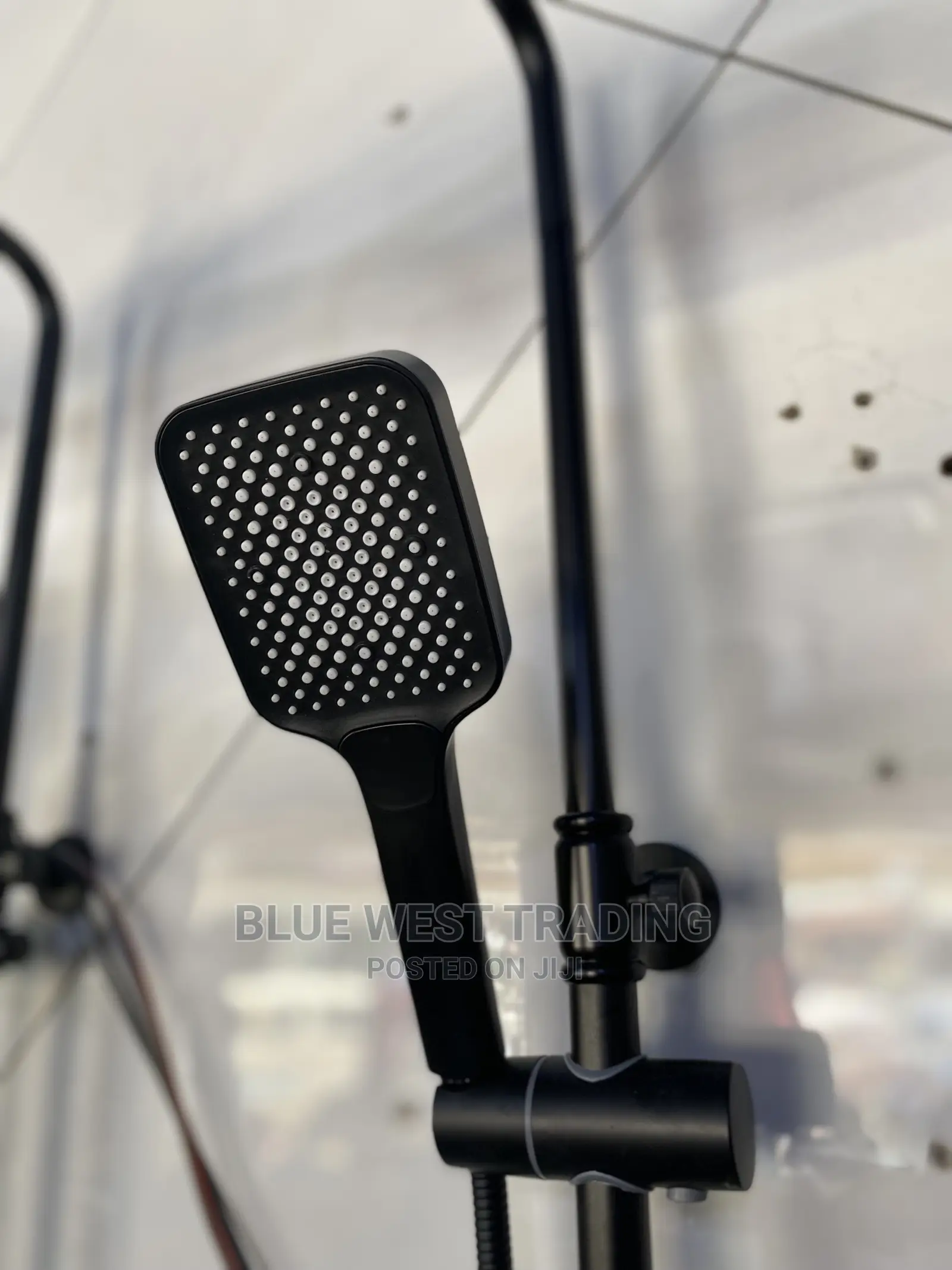 Black Shower With Temperature Indicator - Piano Style Shower