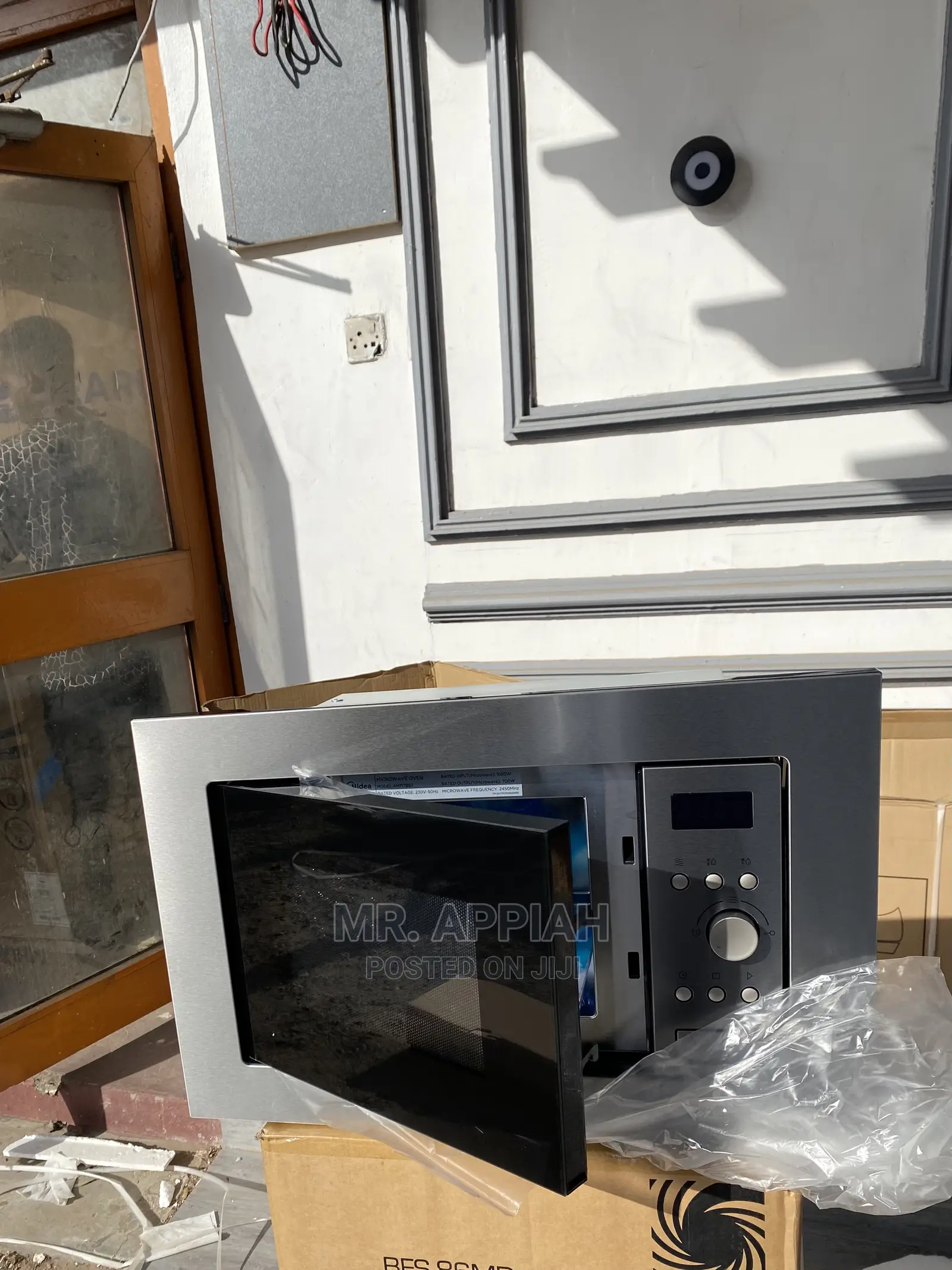 Effective and Reliable Midea (Am717bs) Built-in Microwave,