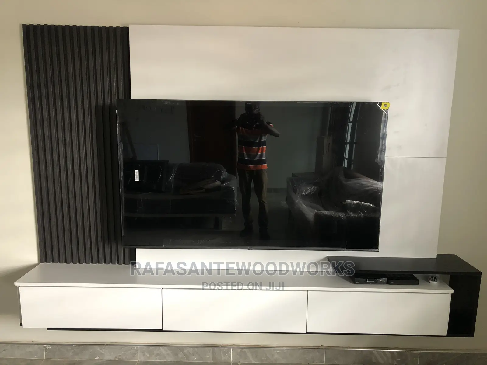 RAF TV Unit With Lights and Well Panel