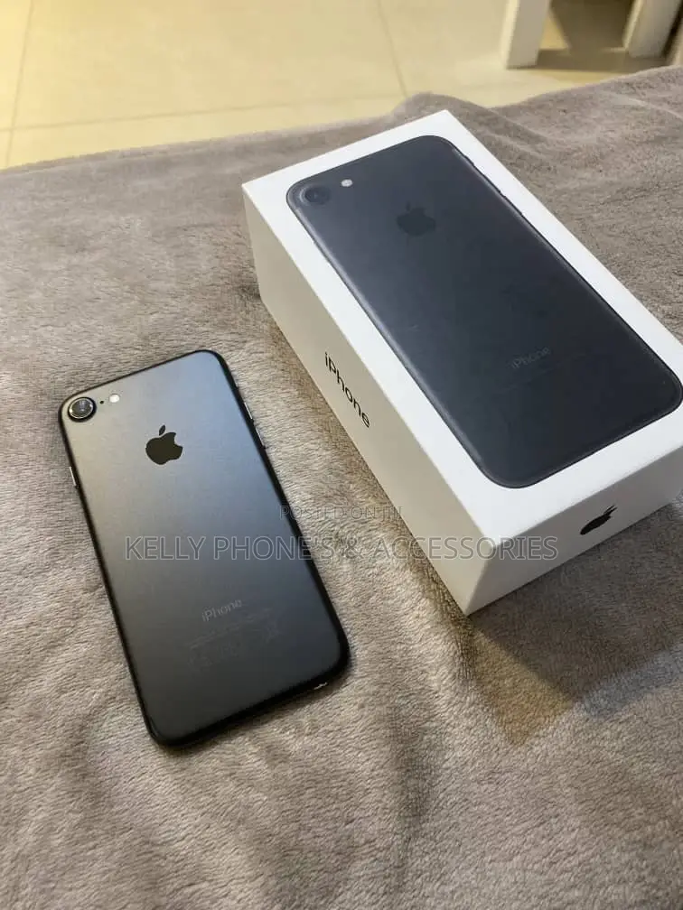 New Apple iPhone 7 32 GB Black