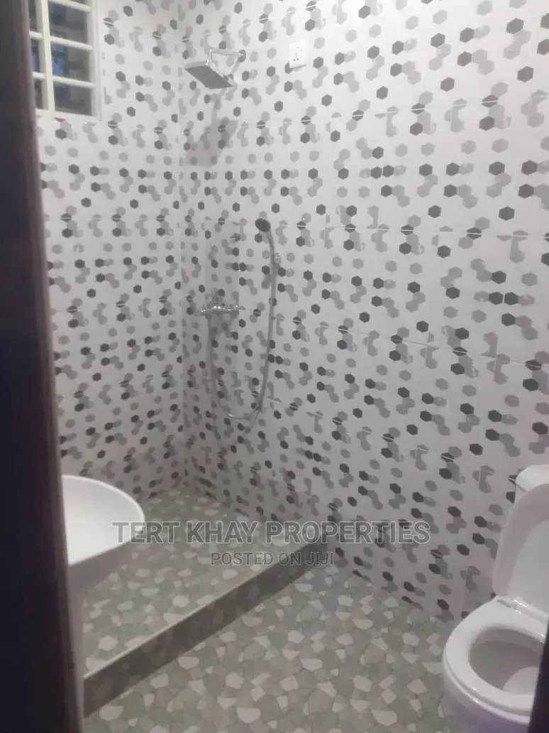 9bdrm House in Greda Estate for sale