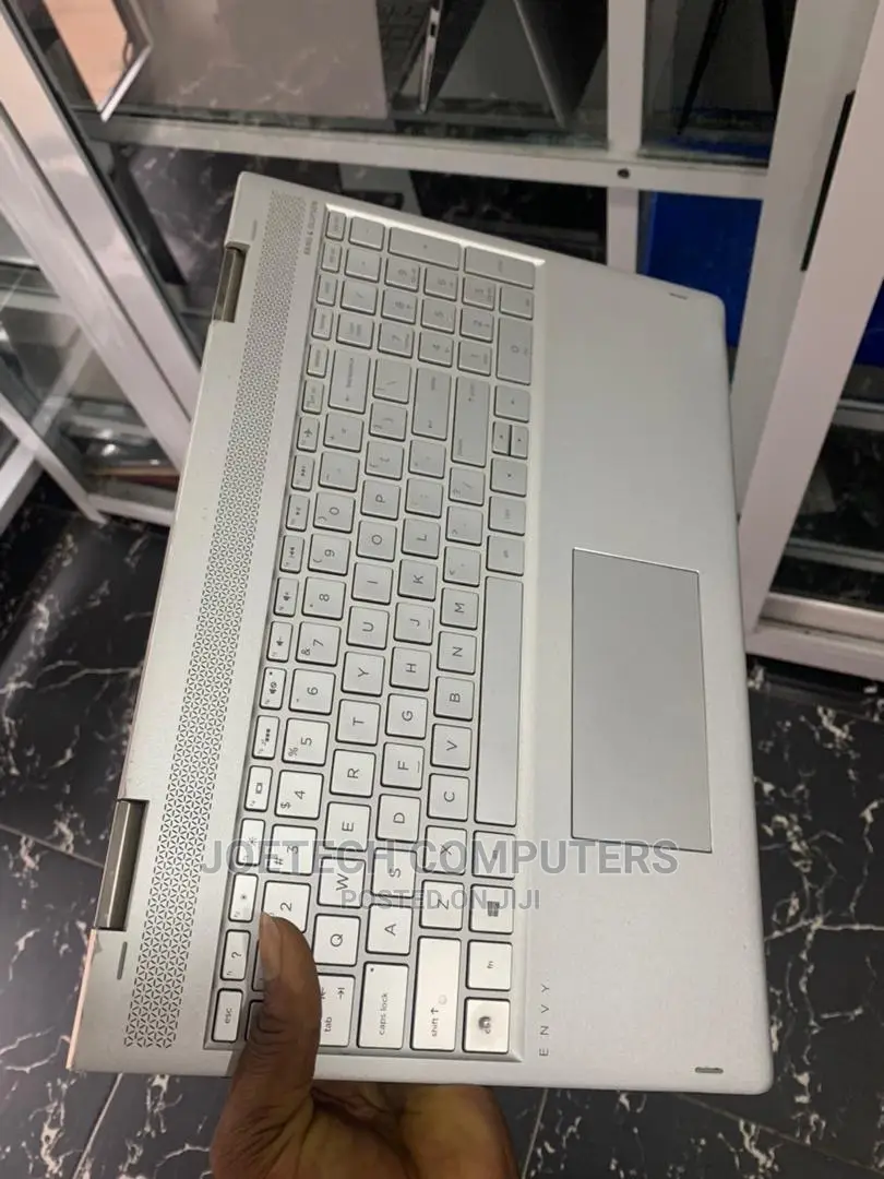 Laptop HP Envy X360 8GB Intel Core I5 HDD 1T