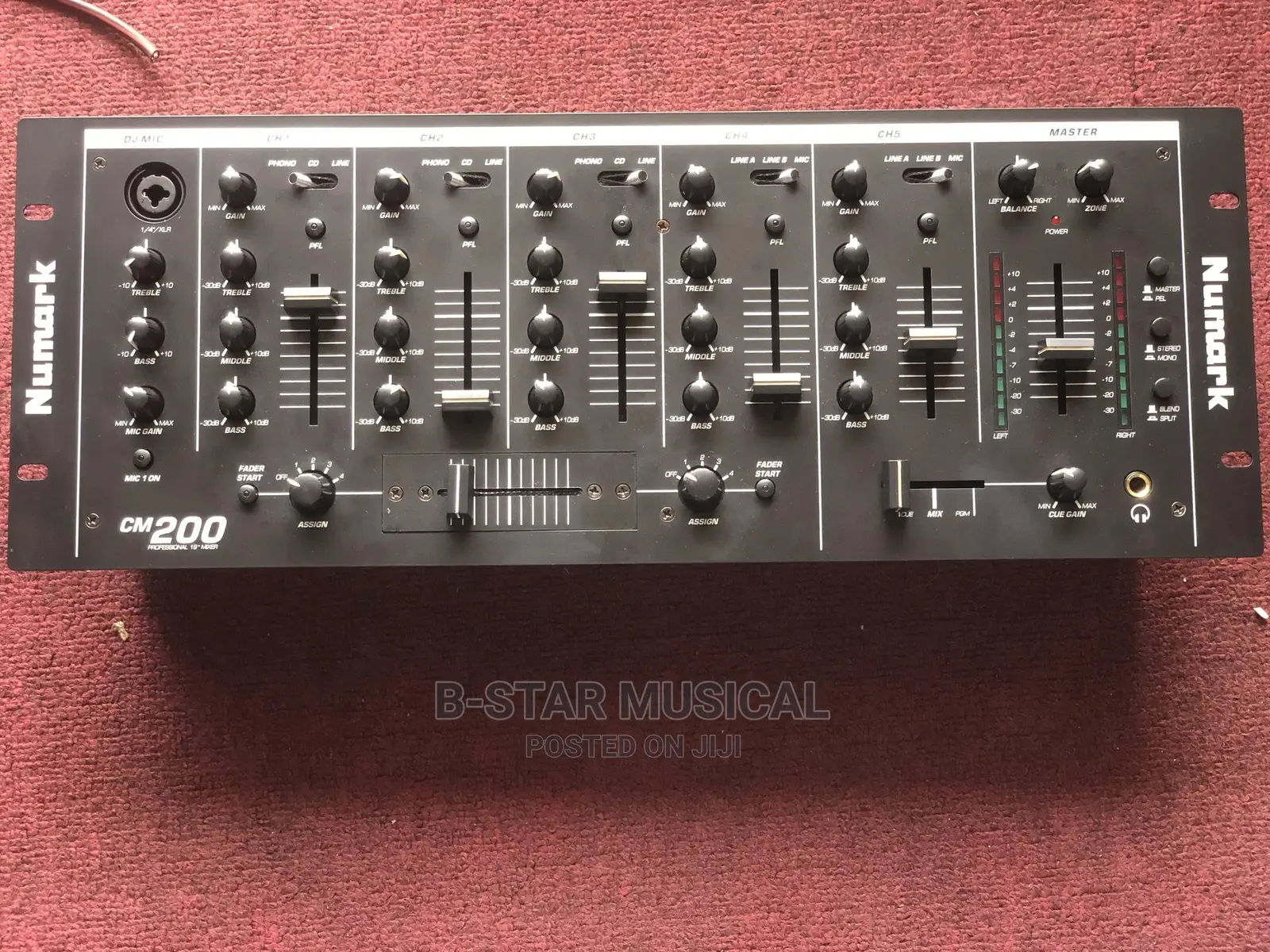 Numark Cm 200 DJ Mixer