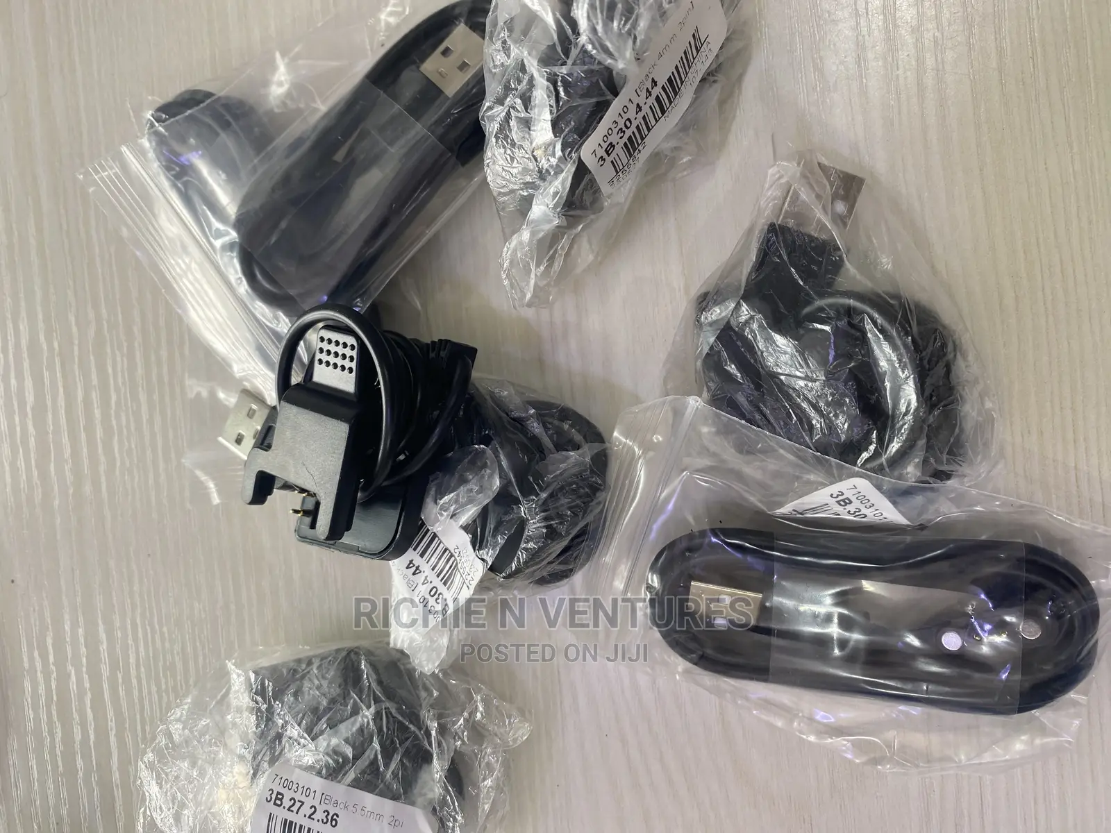 Universal Smart Watches Charger Universa