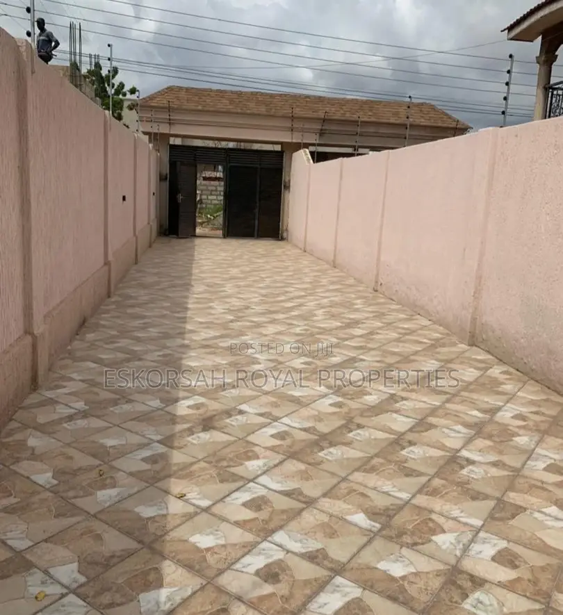 4bdrm House in East Legon , Adjiriganor for rent