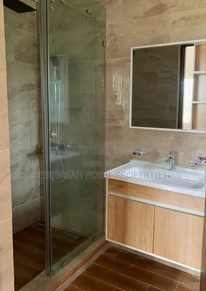 4bdrm House in East Legon , Adjiriganor for rent