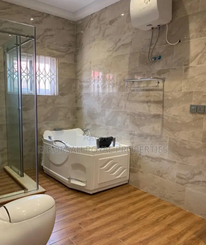 4bdrm House in East Legon , Adjiriganor for rent