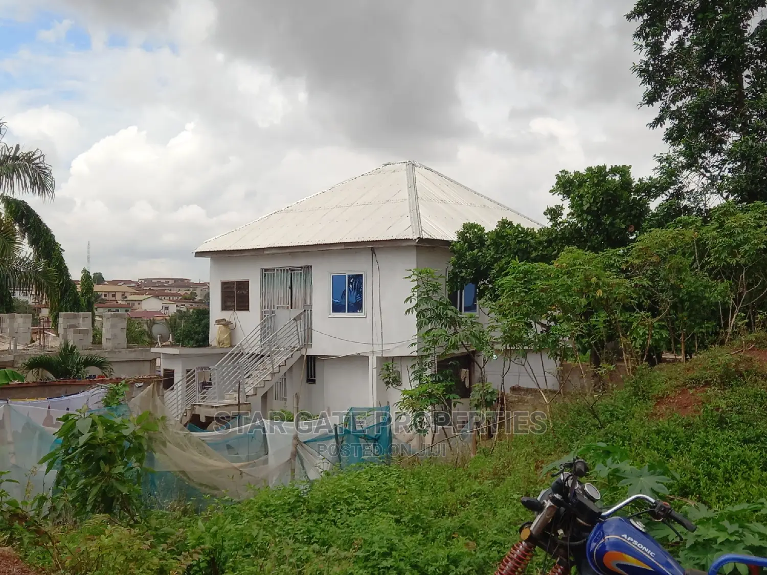 10bdrm House in Star Gate Properties, Kumasi Metropolitan for sale