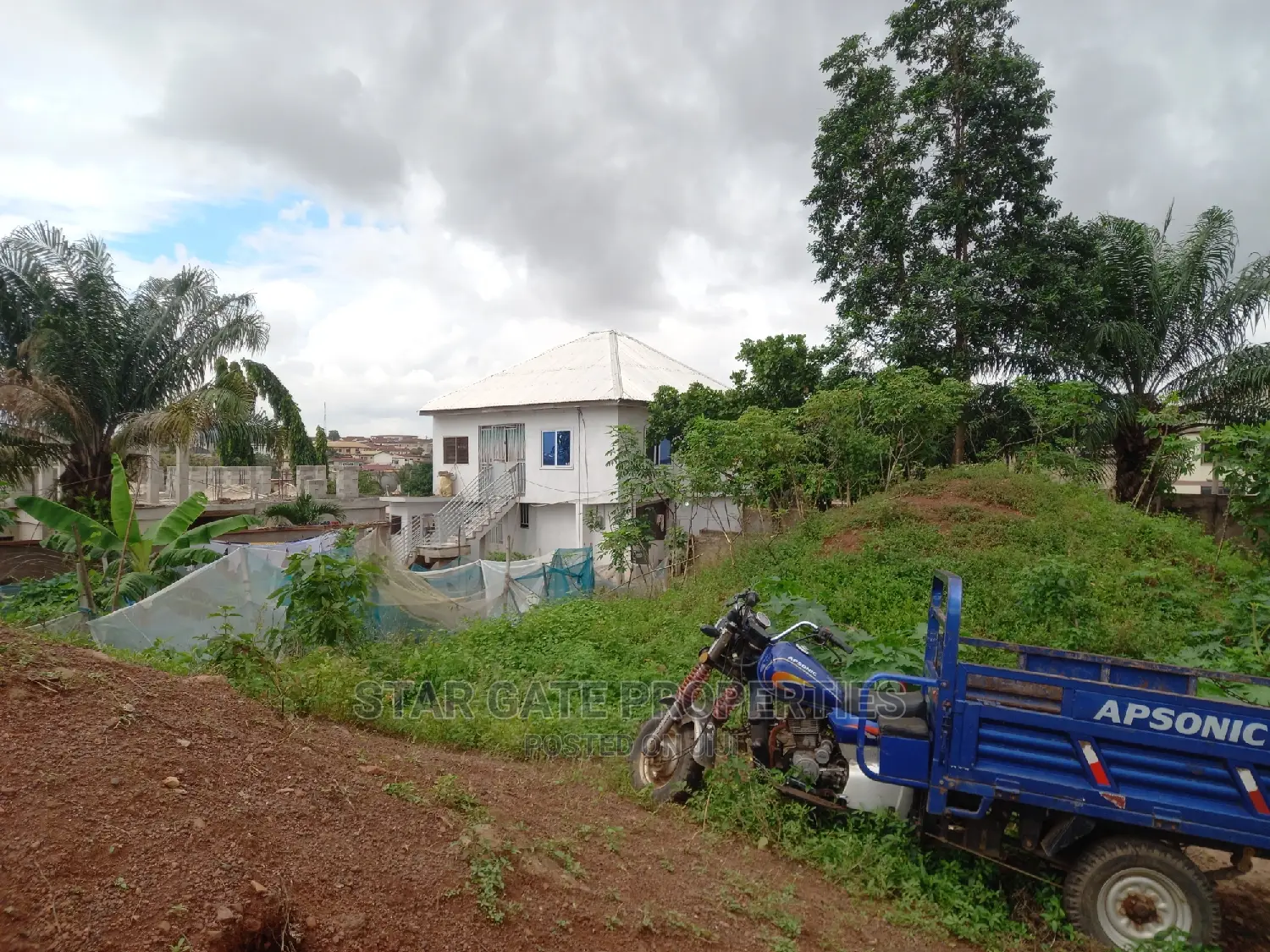 10bdrm House in Star Gate Properties, Kumasi Metropolitan for sale