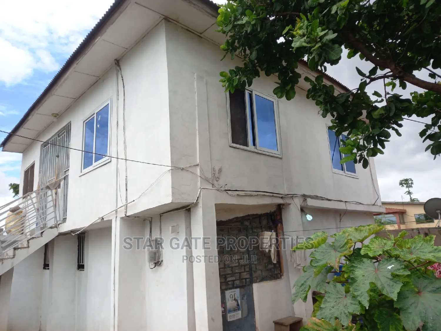 10bdrm House in Star Gate Properties, Kumasi Metropolitan for sale