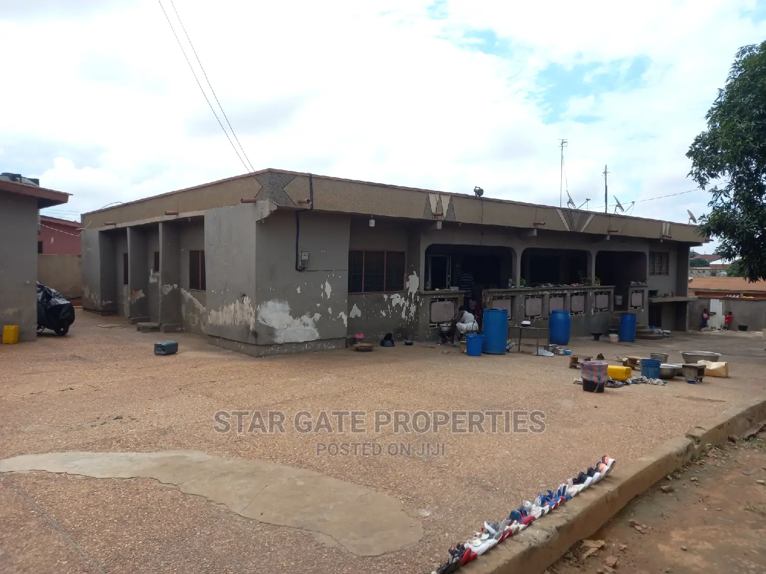 10bdrm House in Star Gate Properties, Kumasi Metropolitan for sale