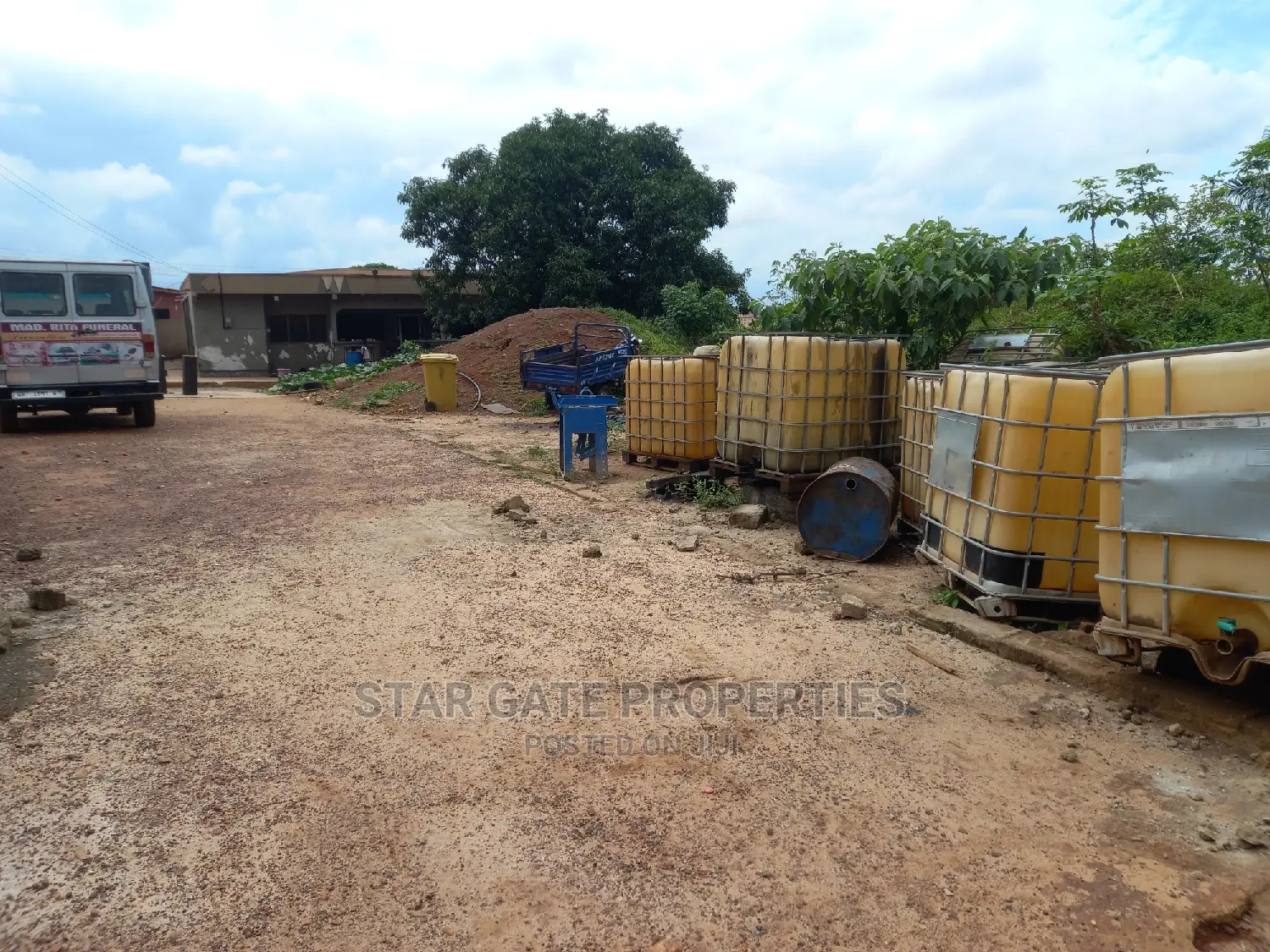 10bdrm House in Star Gate Properties, Kumasi Metropolitan for sale