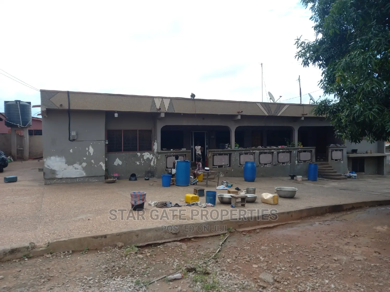 10bdrm House in Star Gate Properties, Kumasi Metropolitan for sale