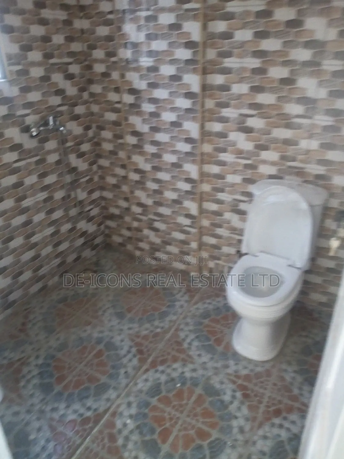 2bdrm Duplex in De-Icons Real Estate, Awutu Senya East Municipal