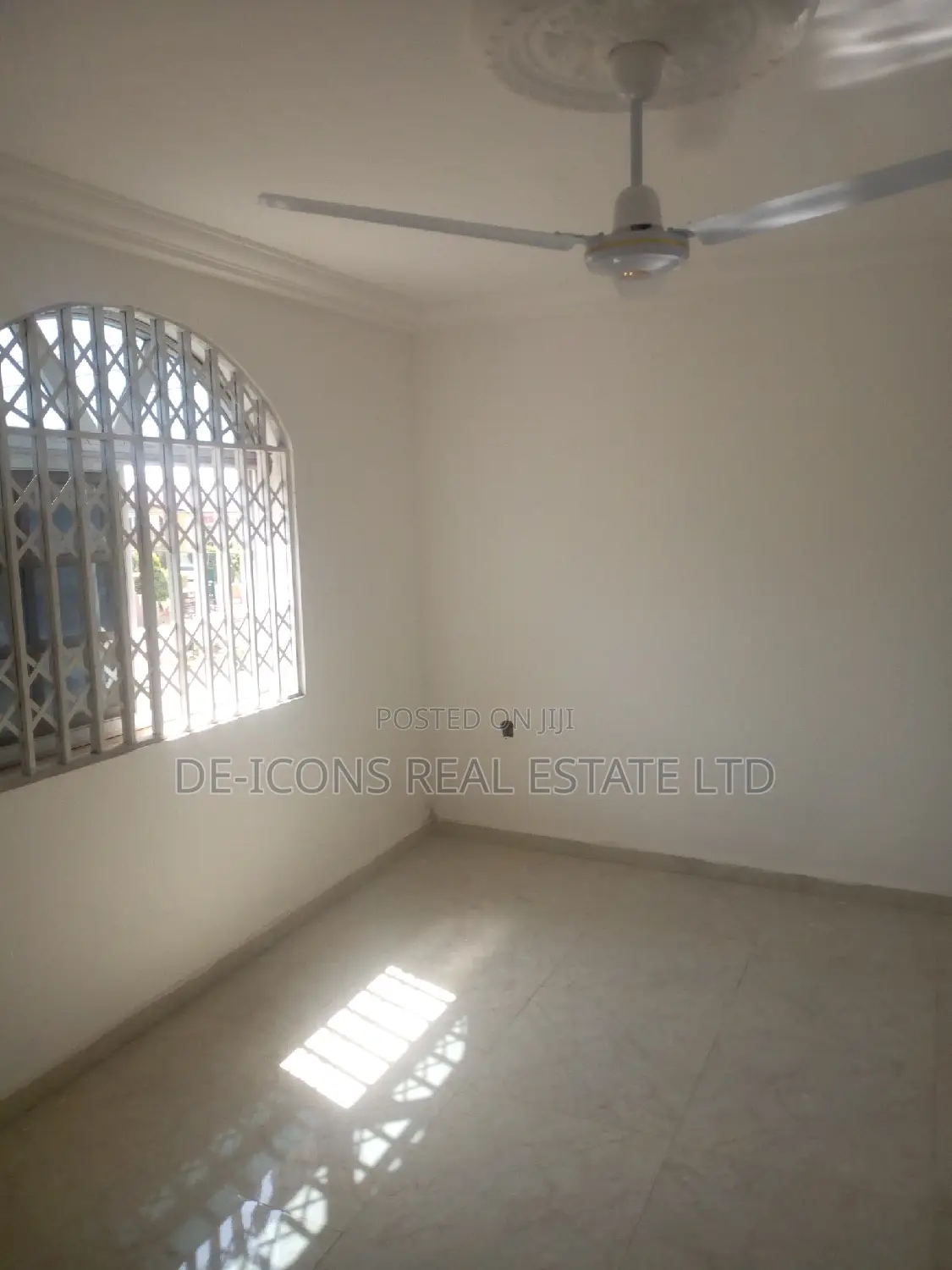 2bdrm Duplex in De-Icons Real Estate, Awutu Senya East Municipal