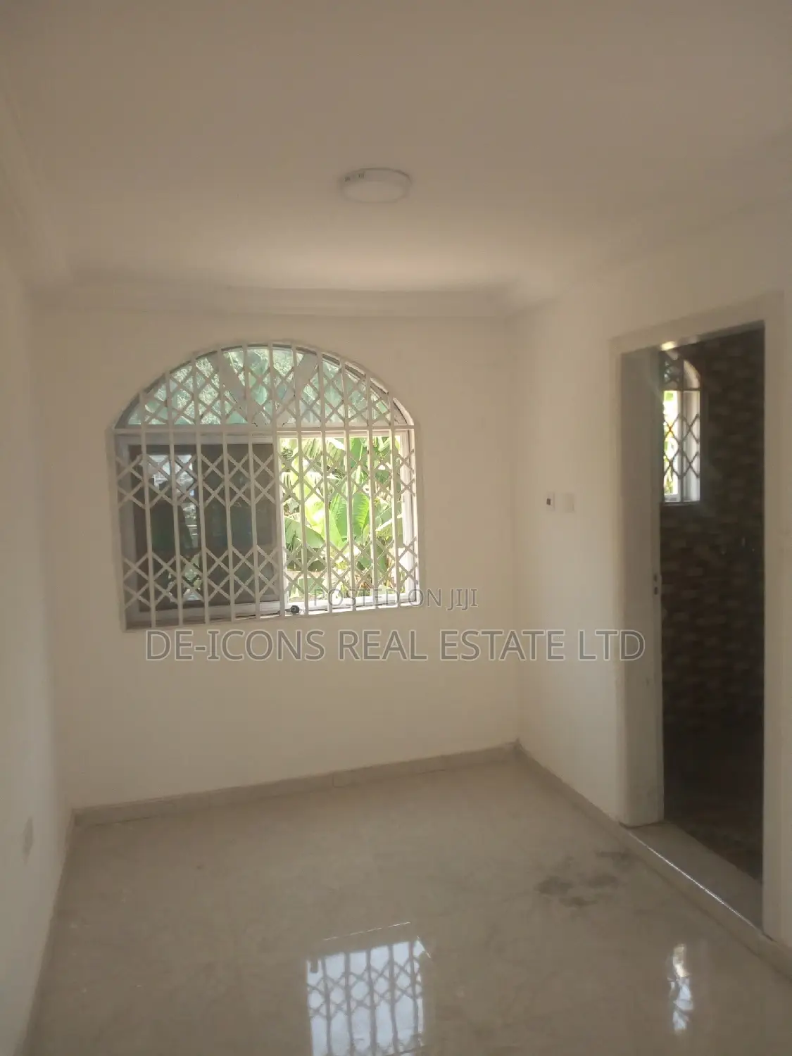2bdrm Duplex in De-Icons Real Estate, Awutu Senya East Municipal