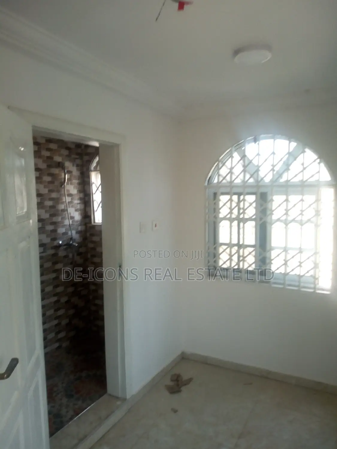 2bdrm Duplex in De-Icons Real Estate, Awutu Senya East Municipal