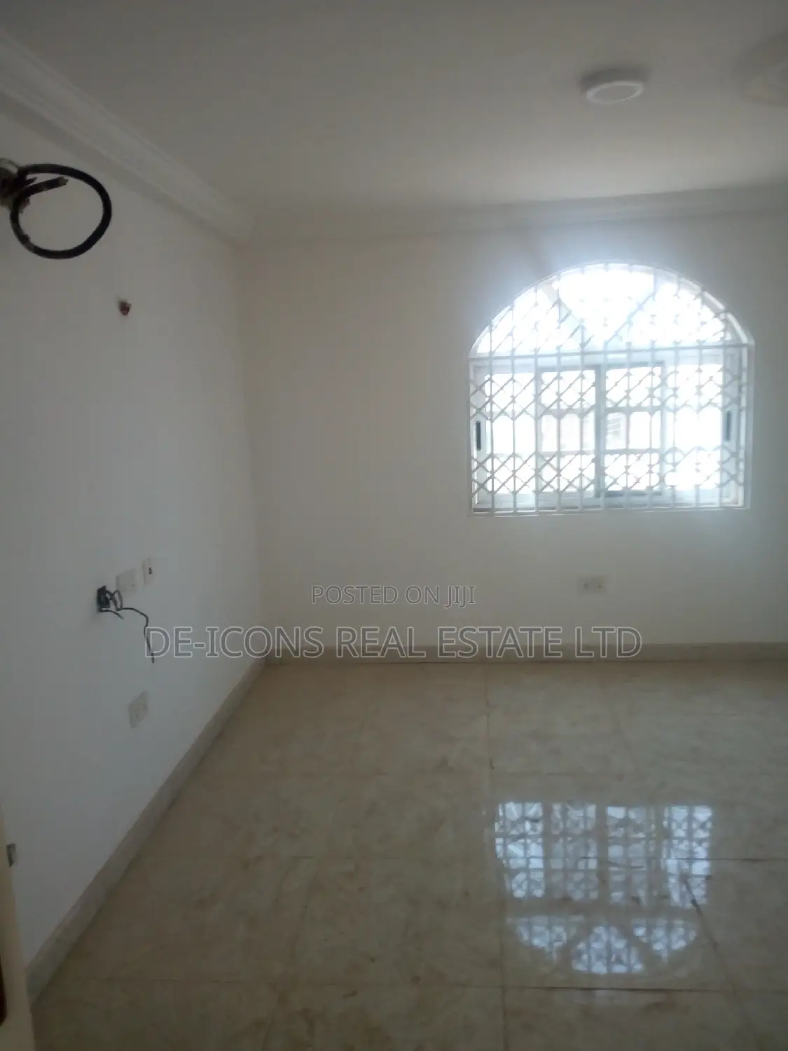2bdrm Duplex in De-Icons Real Estate, Awutu Senya East Municipal