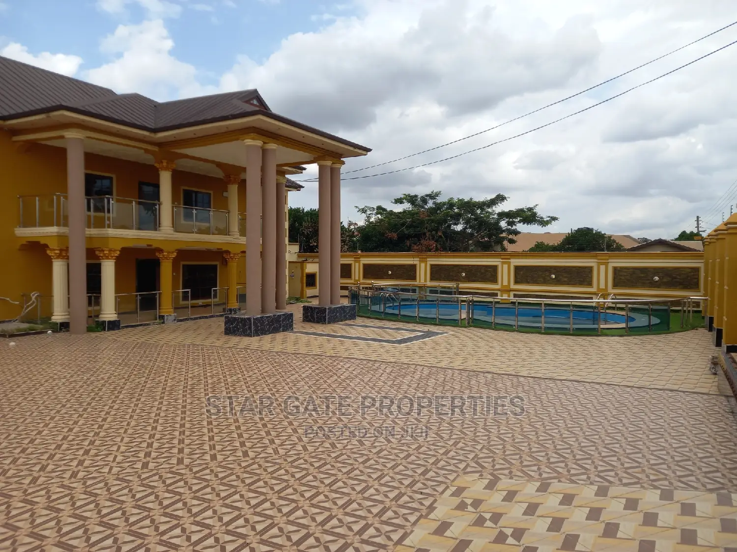 8bdrm House in Star Gate Properties, Kumasi Metropolitan for sale