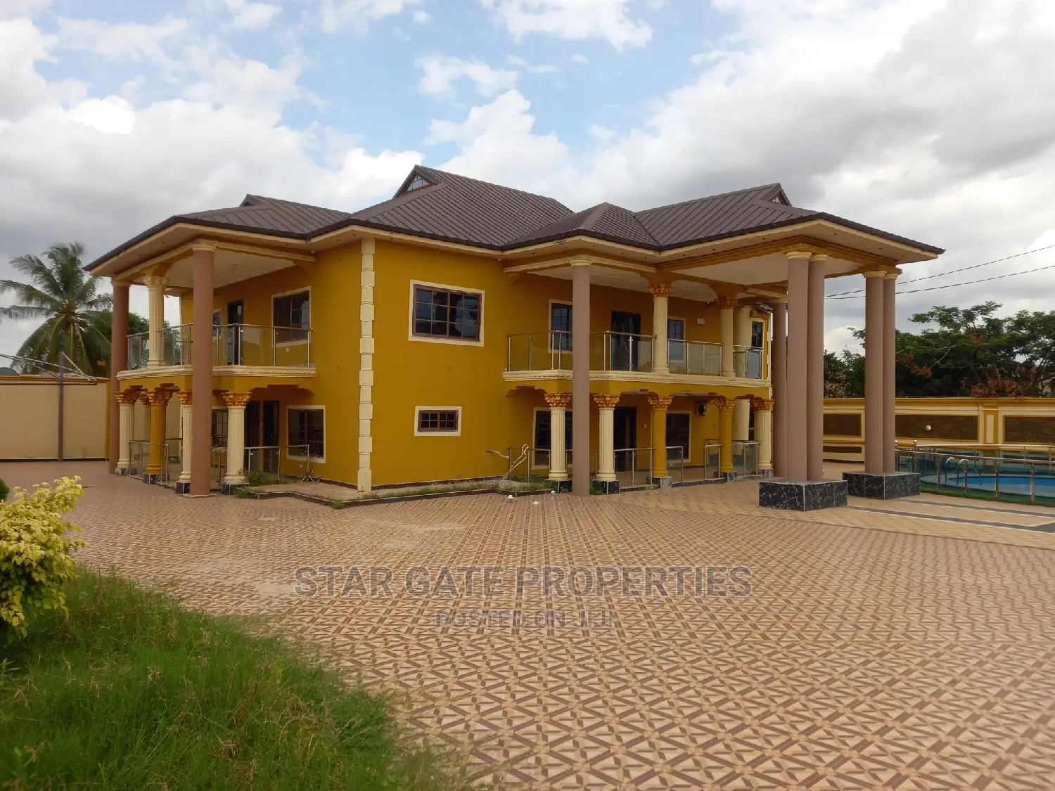 8bdrm House in Star Gate Properties, Kumasi Metropolitan for sale