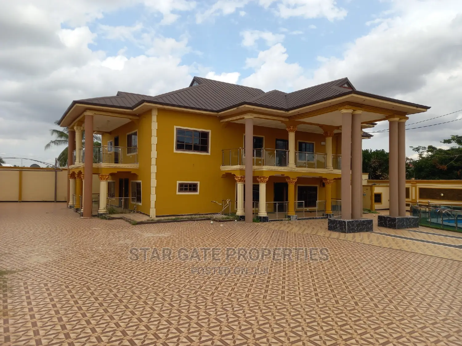 8bdrm House in Star Gate Properties, Kumasi Metropolitan for sale