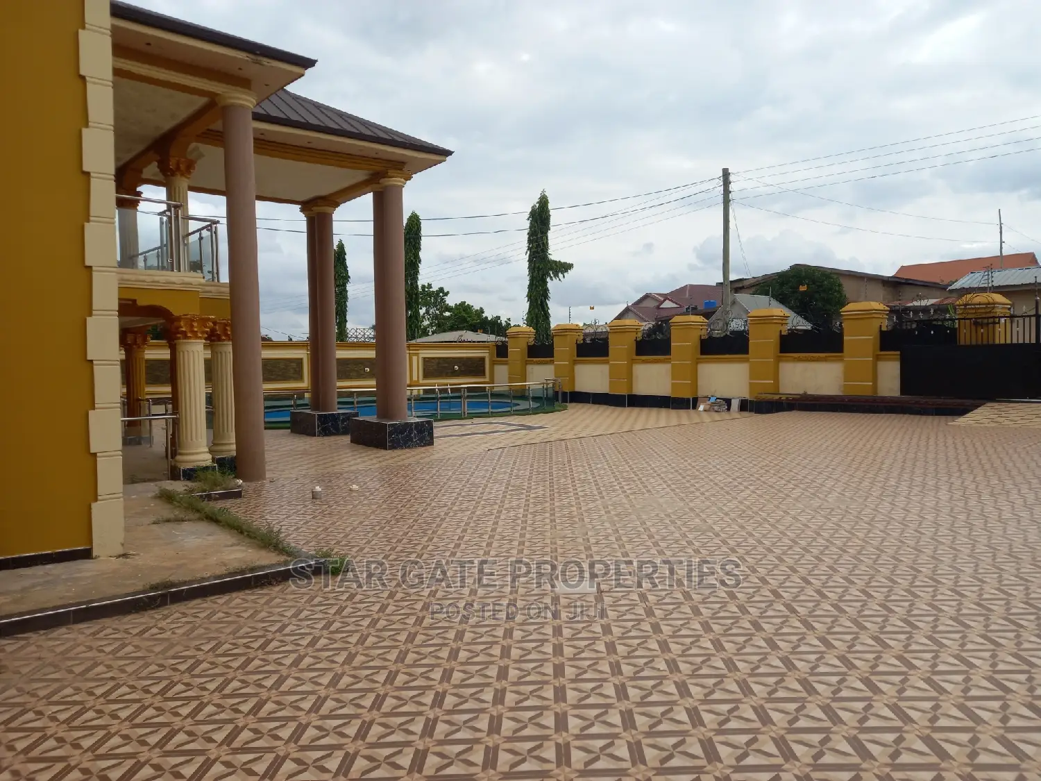 8bdrm House in Star Gate Properties, Kumasi Metropolitan for sale