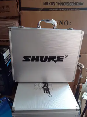 Shure Ut-282 2in1 Briefcased Wireless Microphones