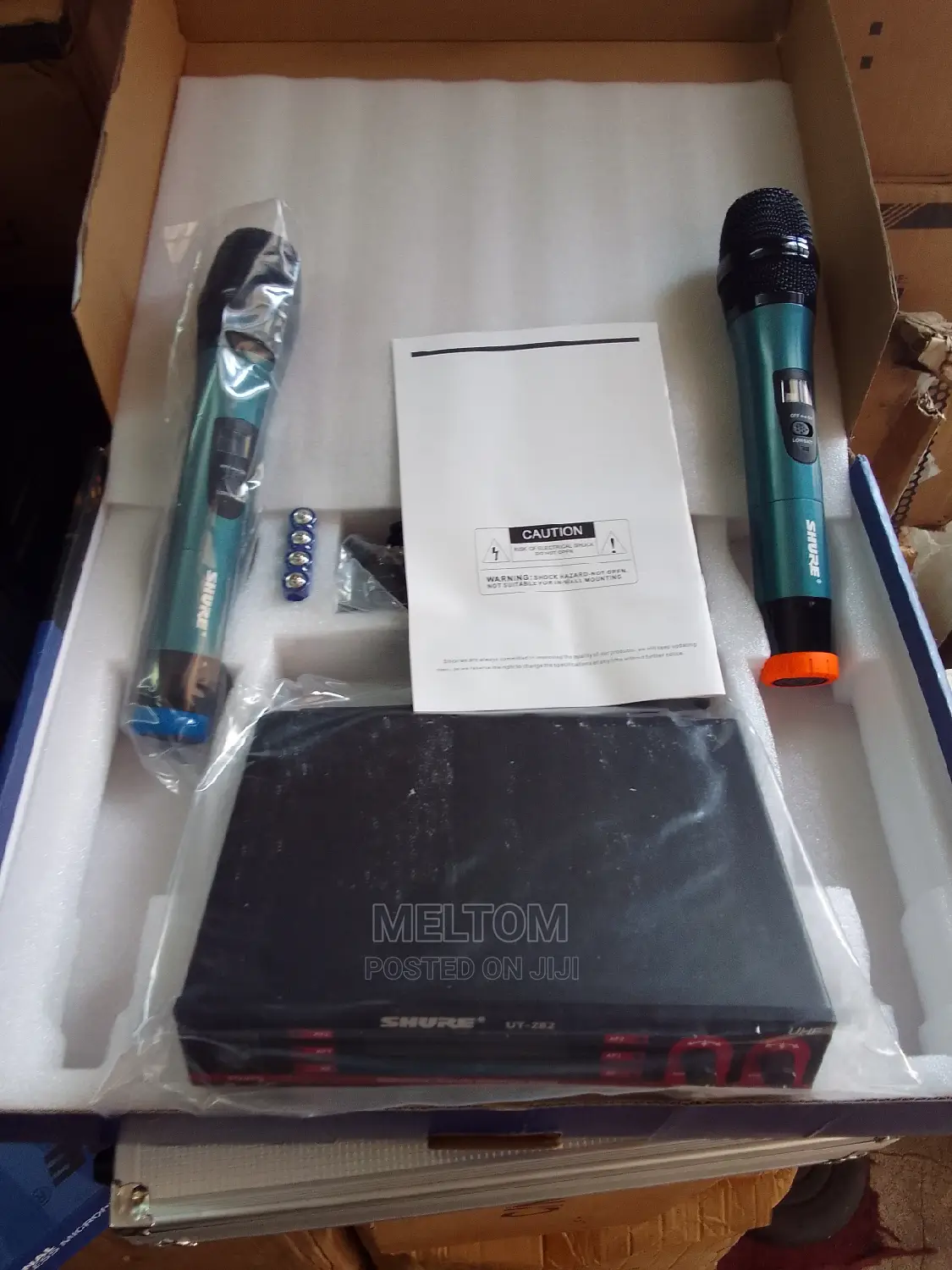 Shure Ut-282 2in1 Briefcased Wireless Microphones