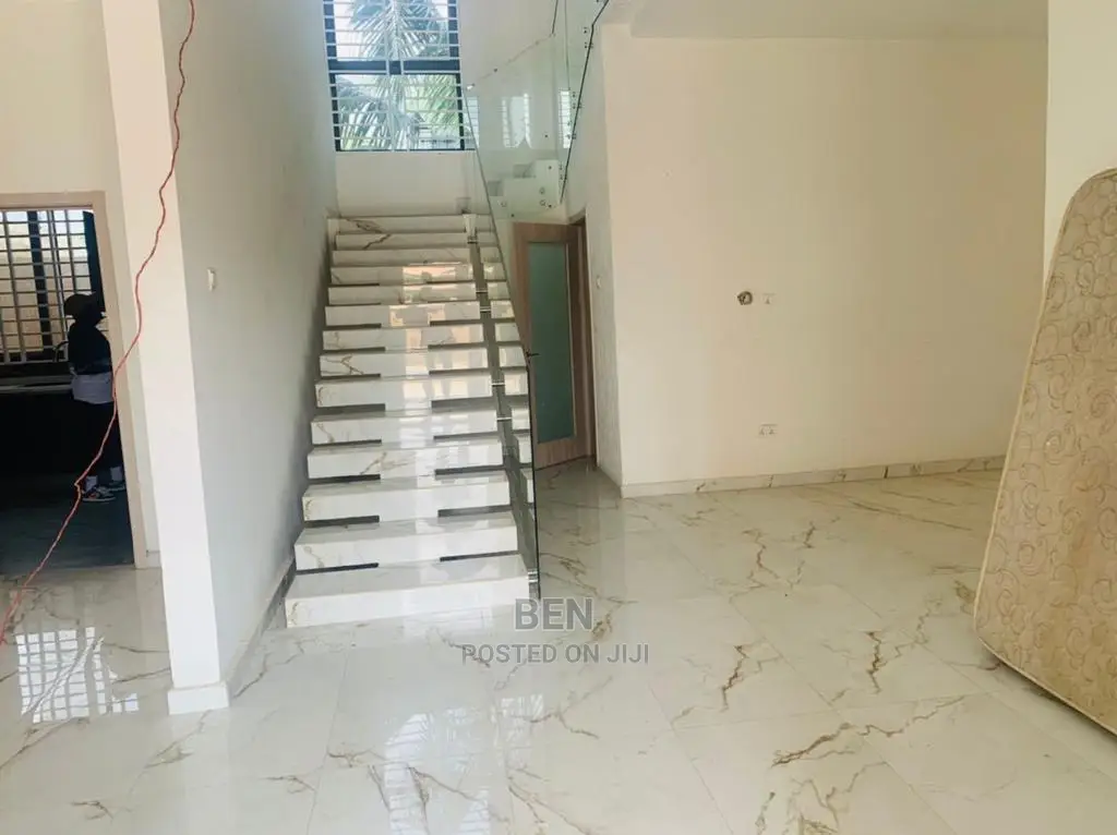 4bdrm House in Ashongman Estate for sale