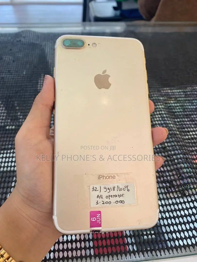 New Apple iPhone 7 Plus 32 GB Black