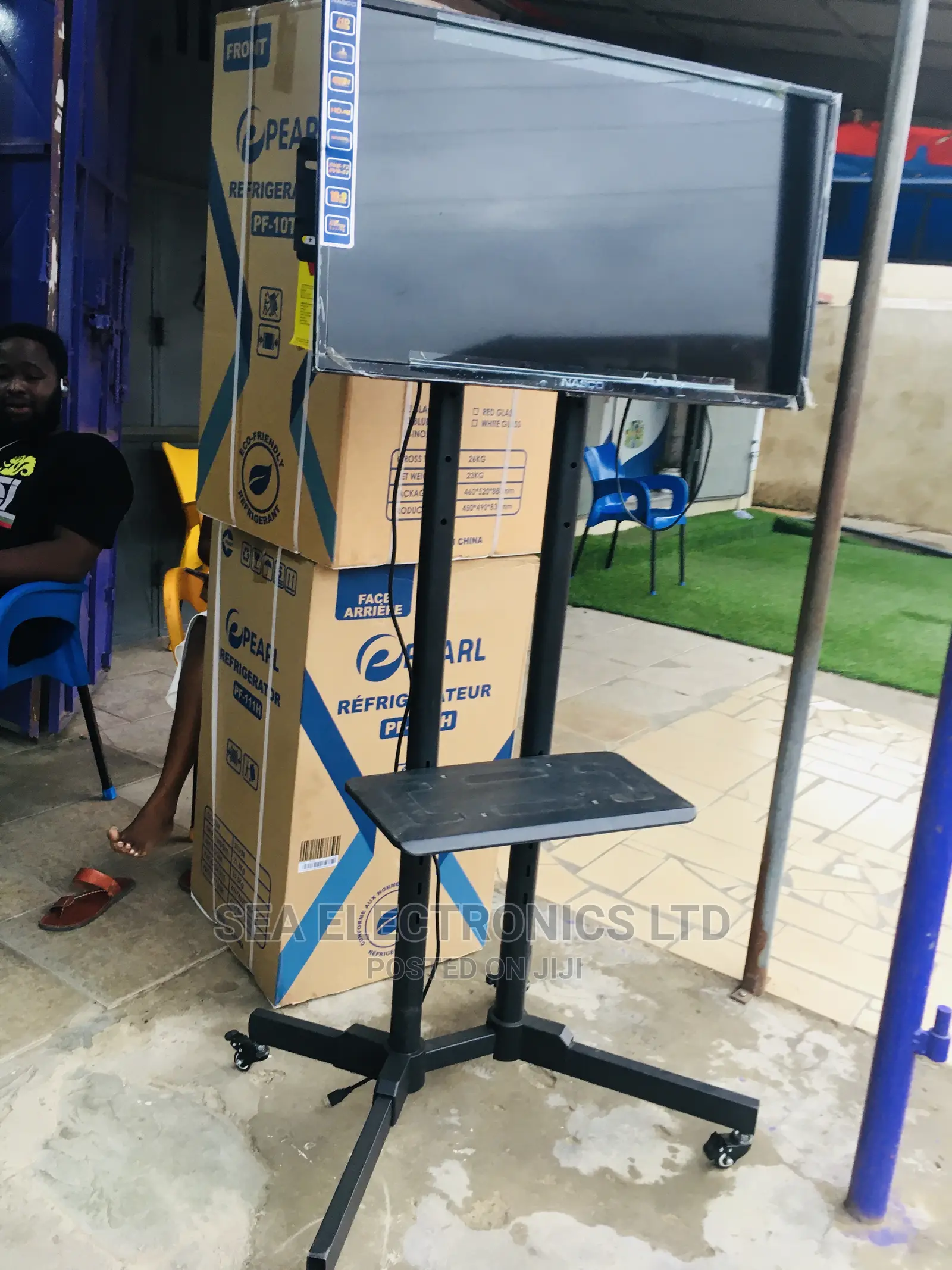 Affordable Tv Stand Trolley for TVS 32-70 Inch