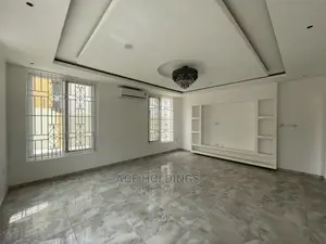 4bdrm House in Lakeside for sale