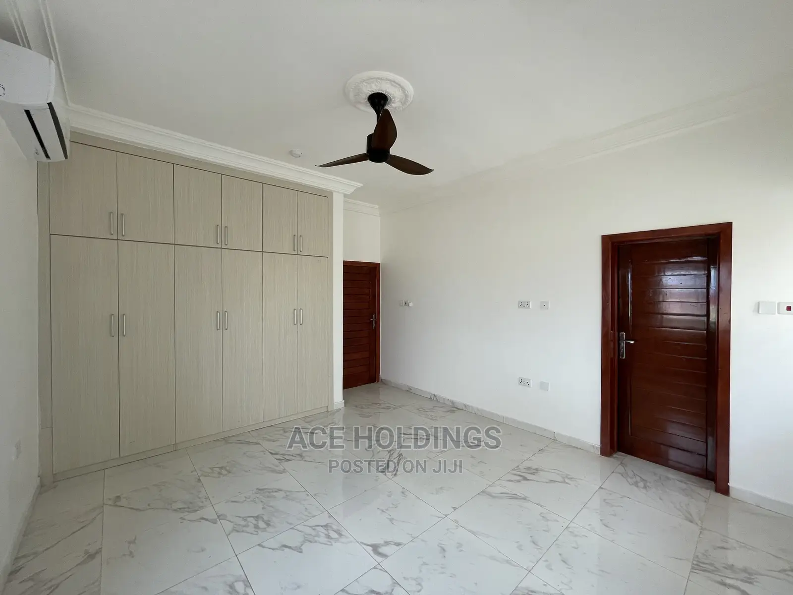 4bdrm House in Lakeside for sale