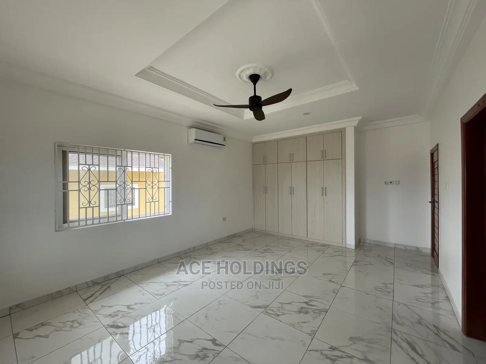4bdrm House in Lakeside for sale