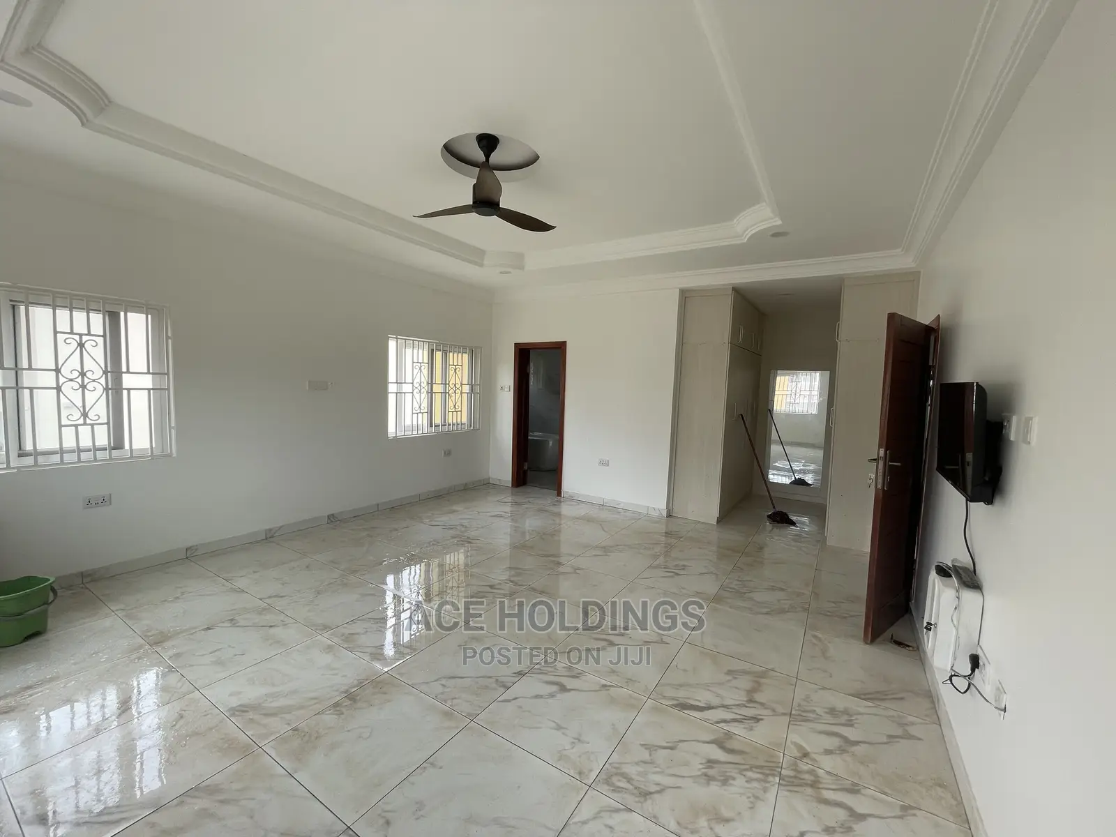 4bdrm House in Lakeside for sale