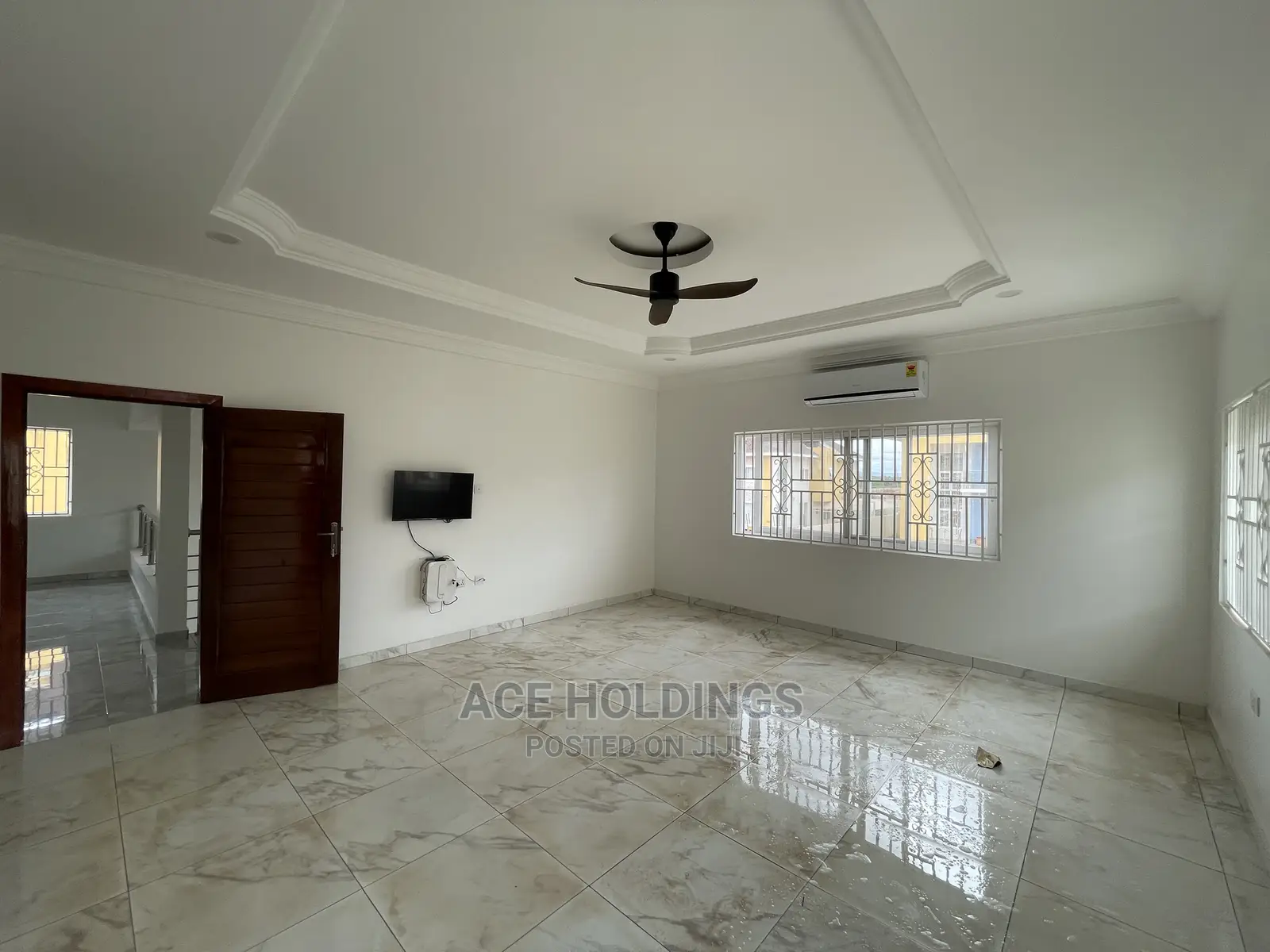 4bdrm House in Lakeside for sale