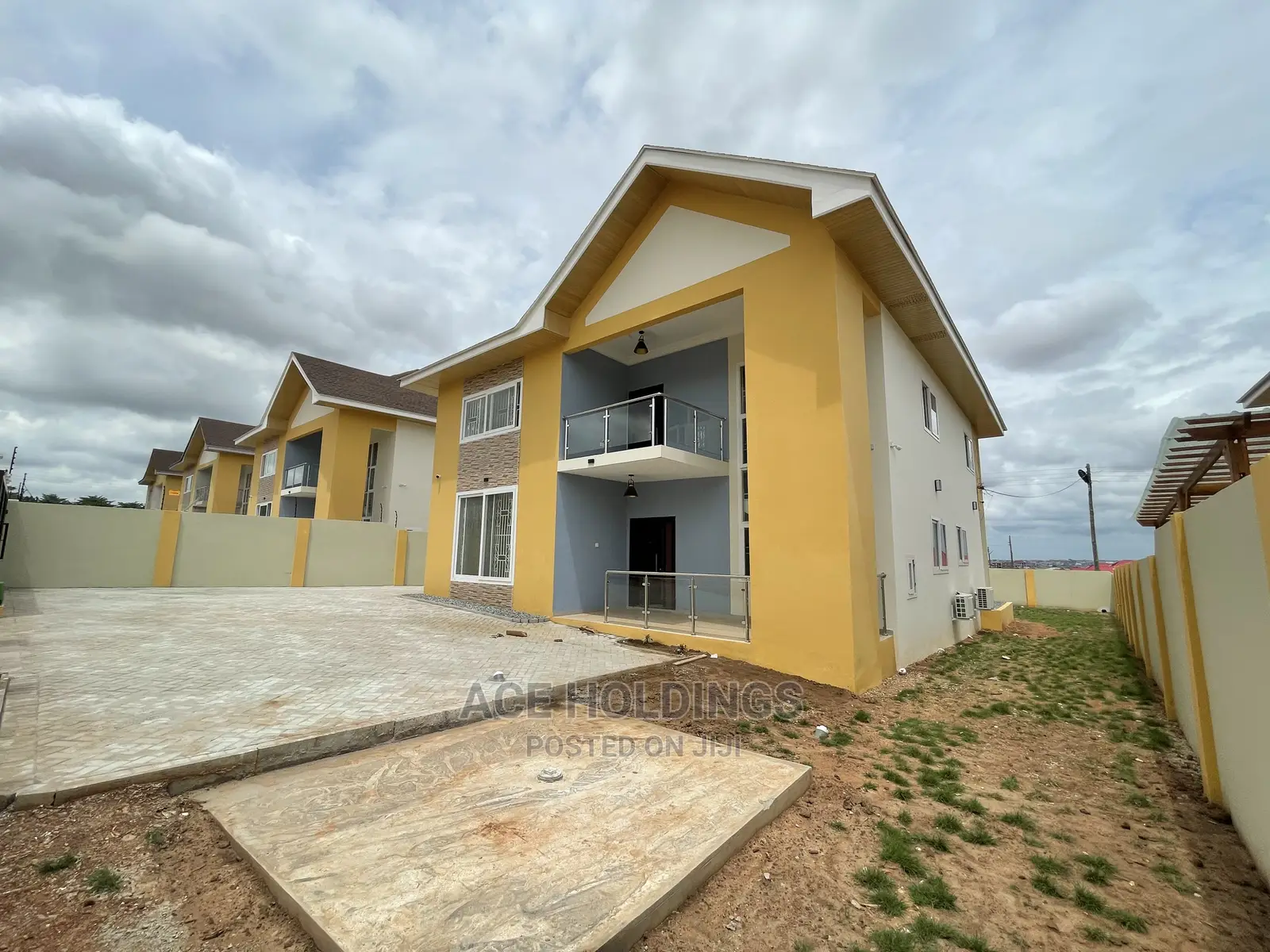 4bdrm House in Lakeside for sale