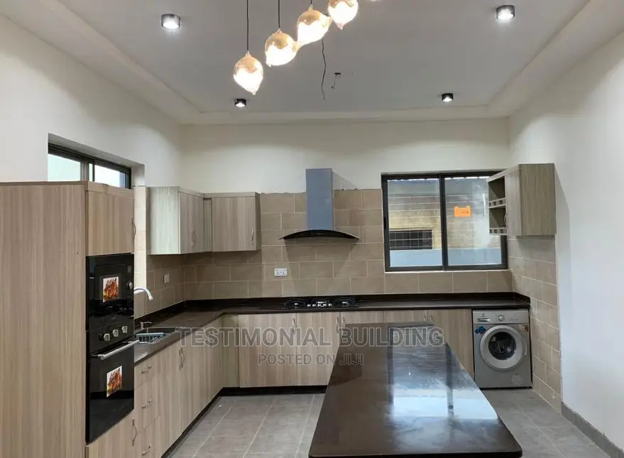 4bdrm House in Testimonial Building, Oyarifa for sale