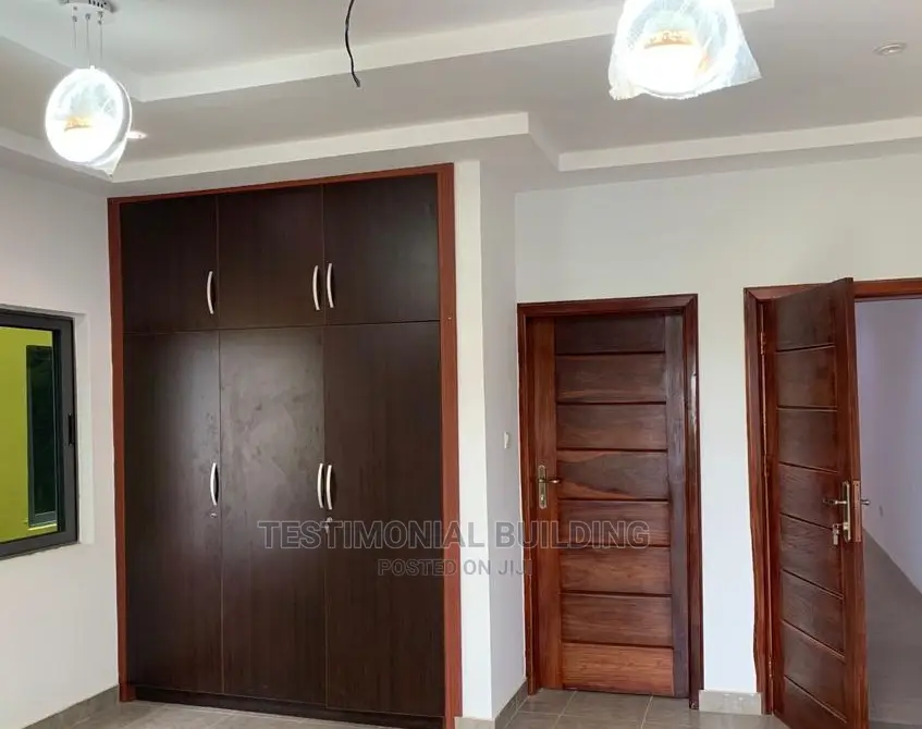 4bdrm House in Testimonial Building, Oyarifa for sale