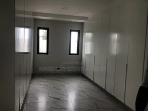 5bdrm House in Multi-Choice, Abelemkpe for sale
