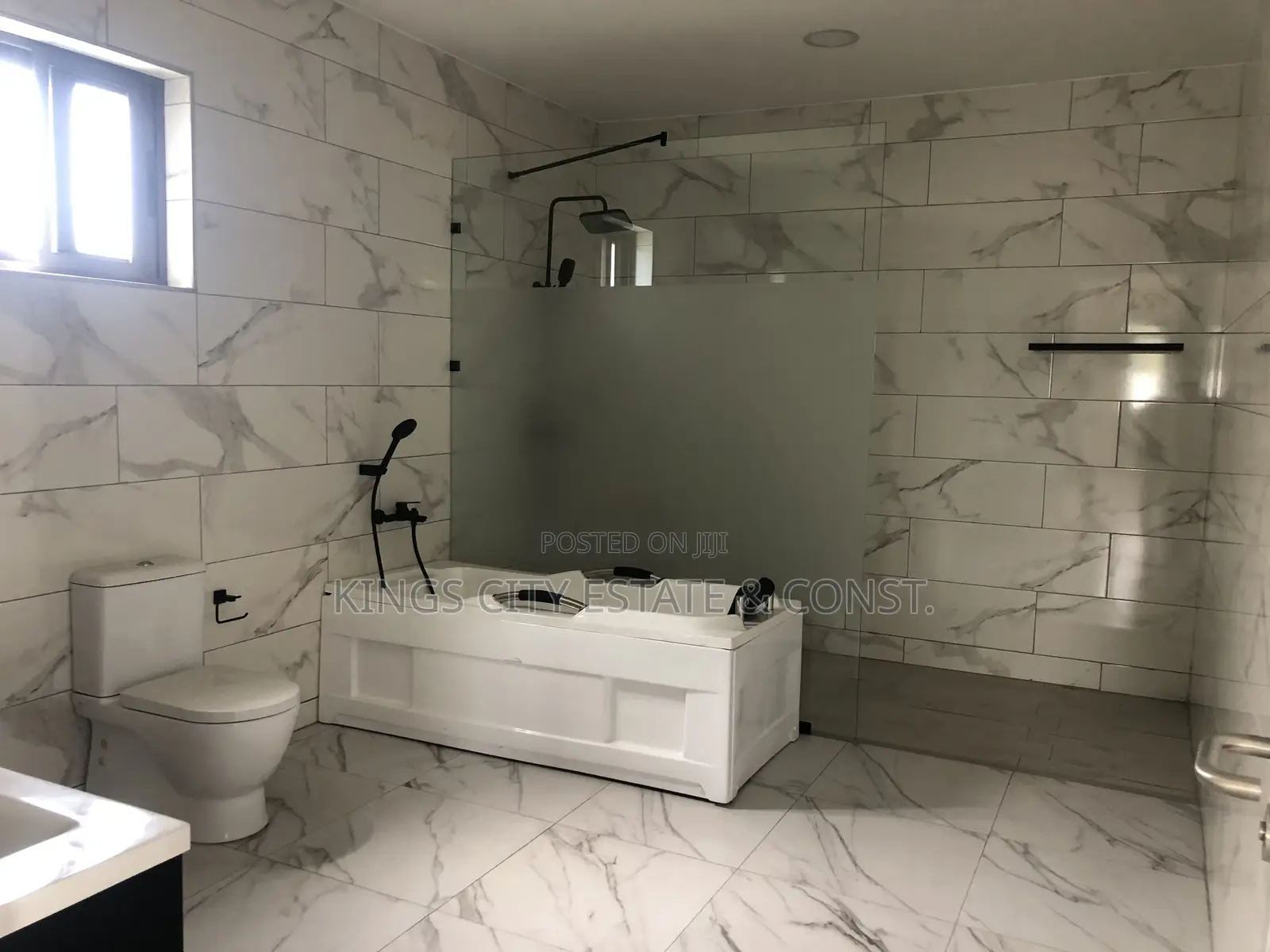 5bdrm House in Multi-Choice, Abelemkpe for sale