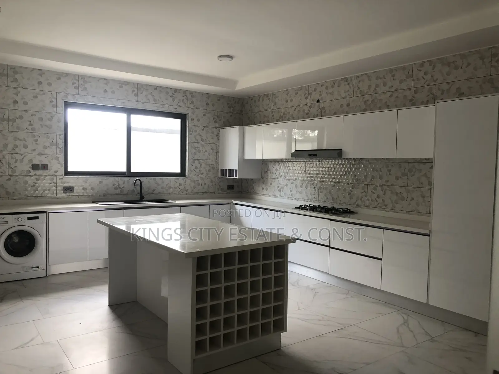 5bdrm House in Multi-Choice, Abelemkpe for sale