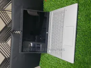 New Laptop HP Pavilion 14 8GB Intel Core I5 SSD 256GB