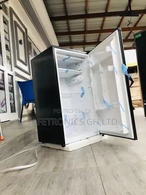 Quality and Reliable Tabletop Rainbow Singledoor 93L Fridge