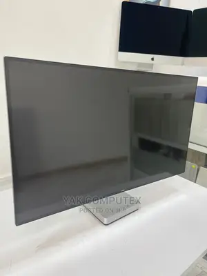 Dell 27 Inch Edgless Professional Monitor