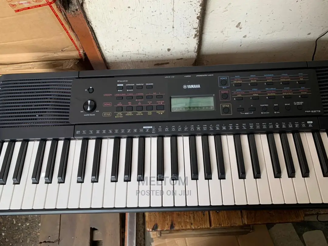 Keyboard PSR E273